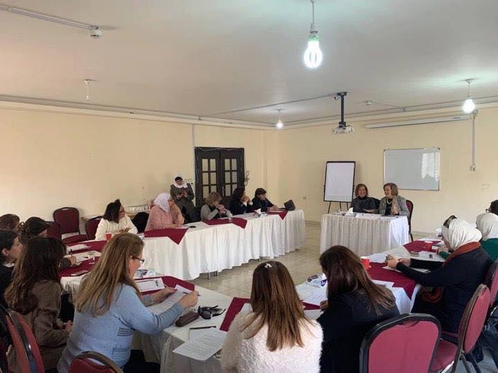 عمّان: التأكيد على أهمية الحوار في موائد السلام النسوية والدعوة إلى بناء خطاب نسوي عربي